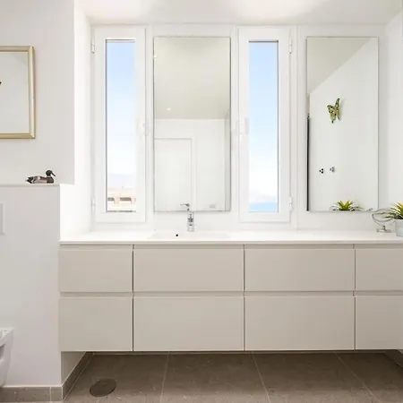 119-magnificent Front Apartment, *